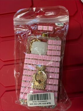 Source Unknown Pink Rhinestone Phone Case with Gold Ring and Chain